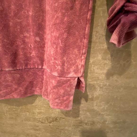 Ruched Sleeve Top by Freshman 1996 - Picture 4 of 5